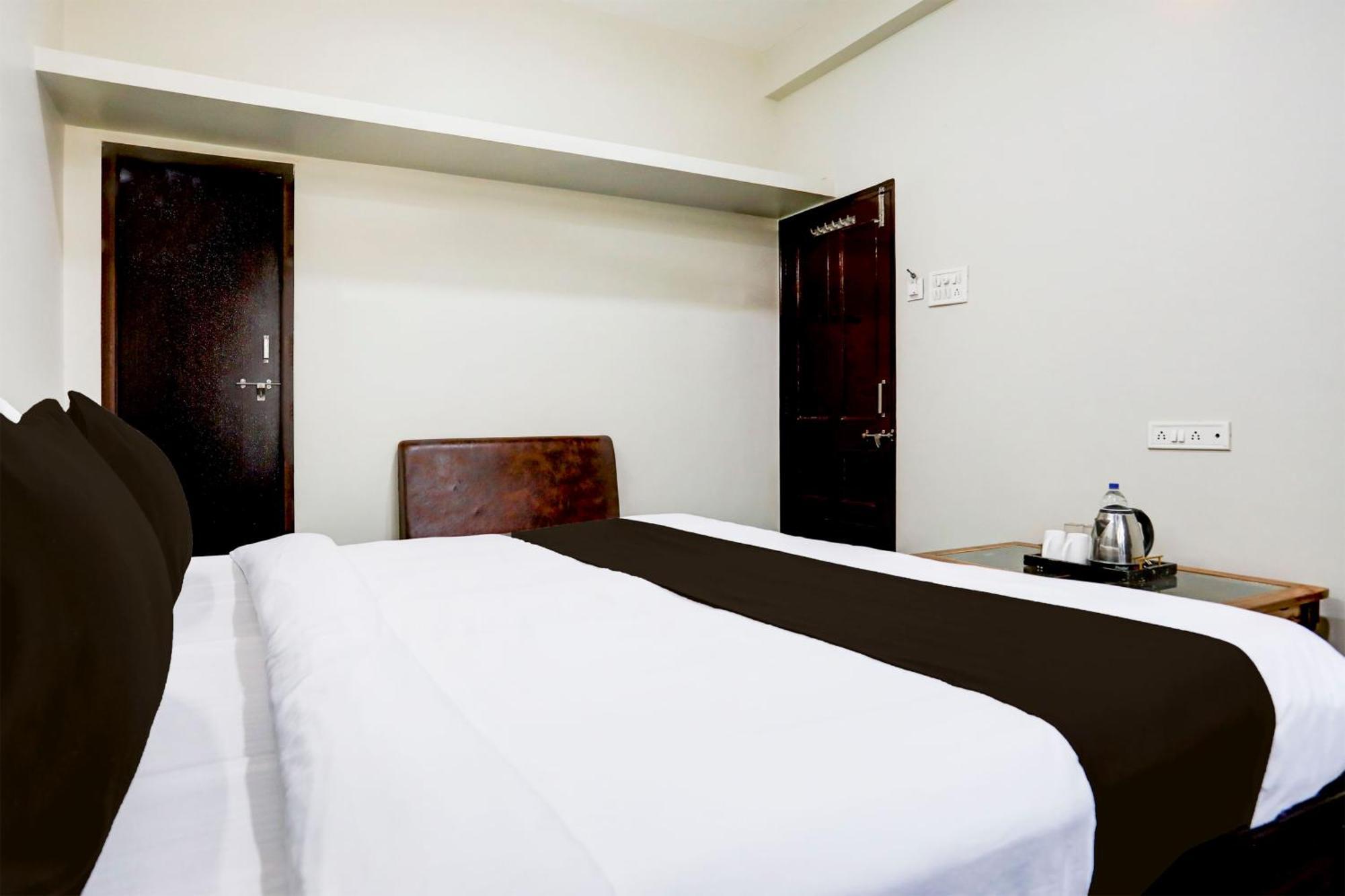 Hotel O The Baba Gest House 印多尔 外观 照片