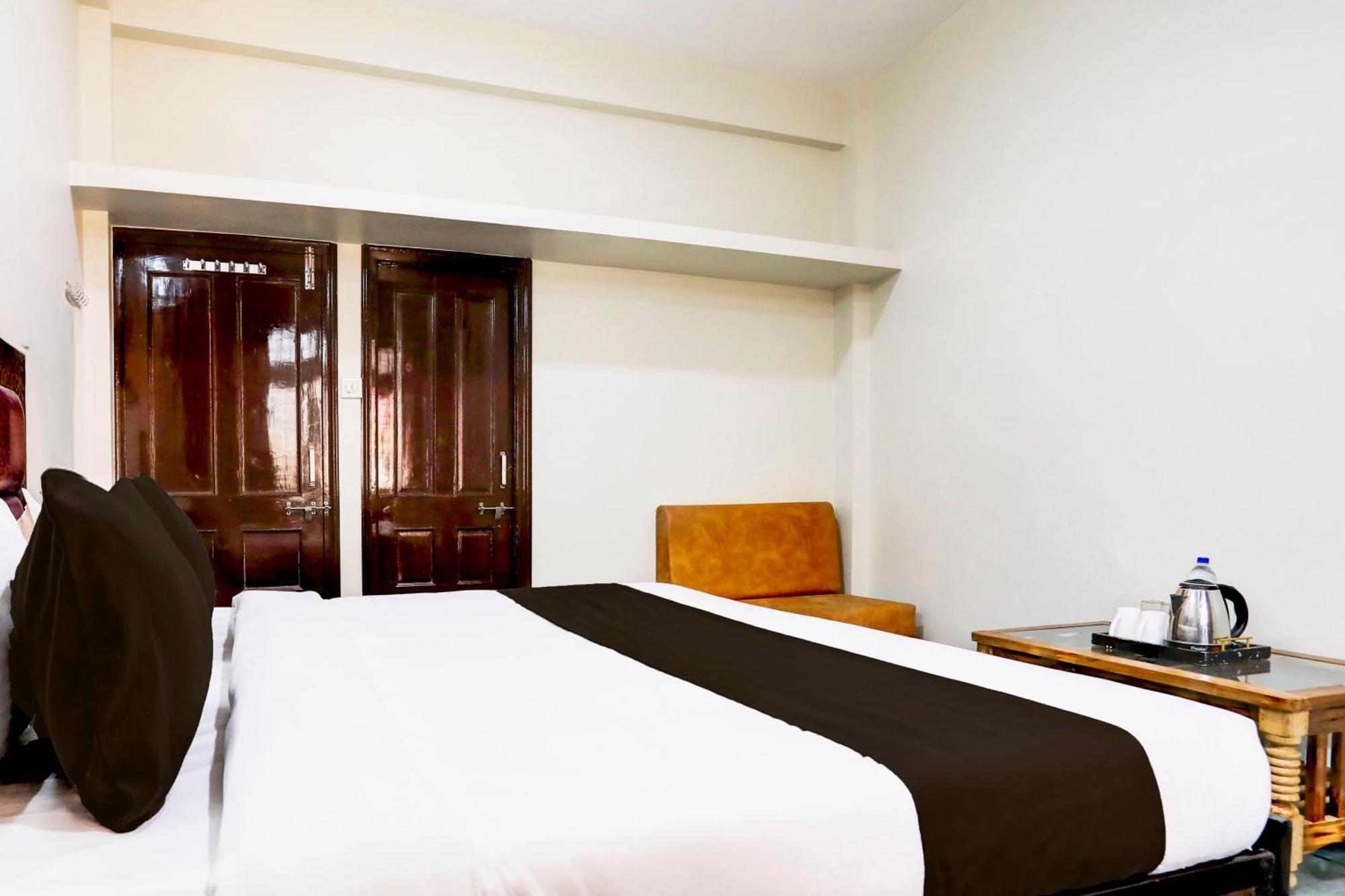 Hotel O The Baba Gest House 印多尔 外观 照片
